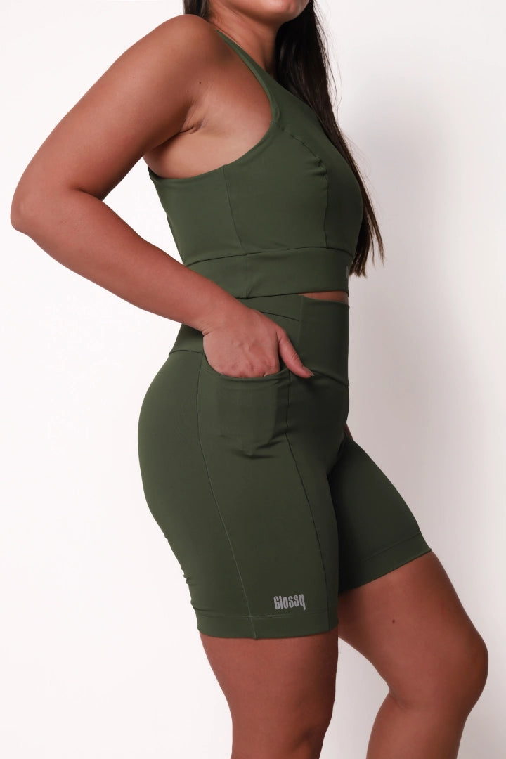Running Pulse Short | Glossy