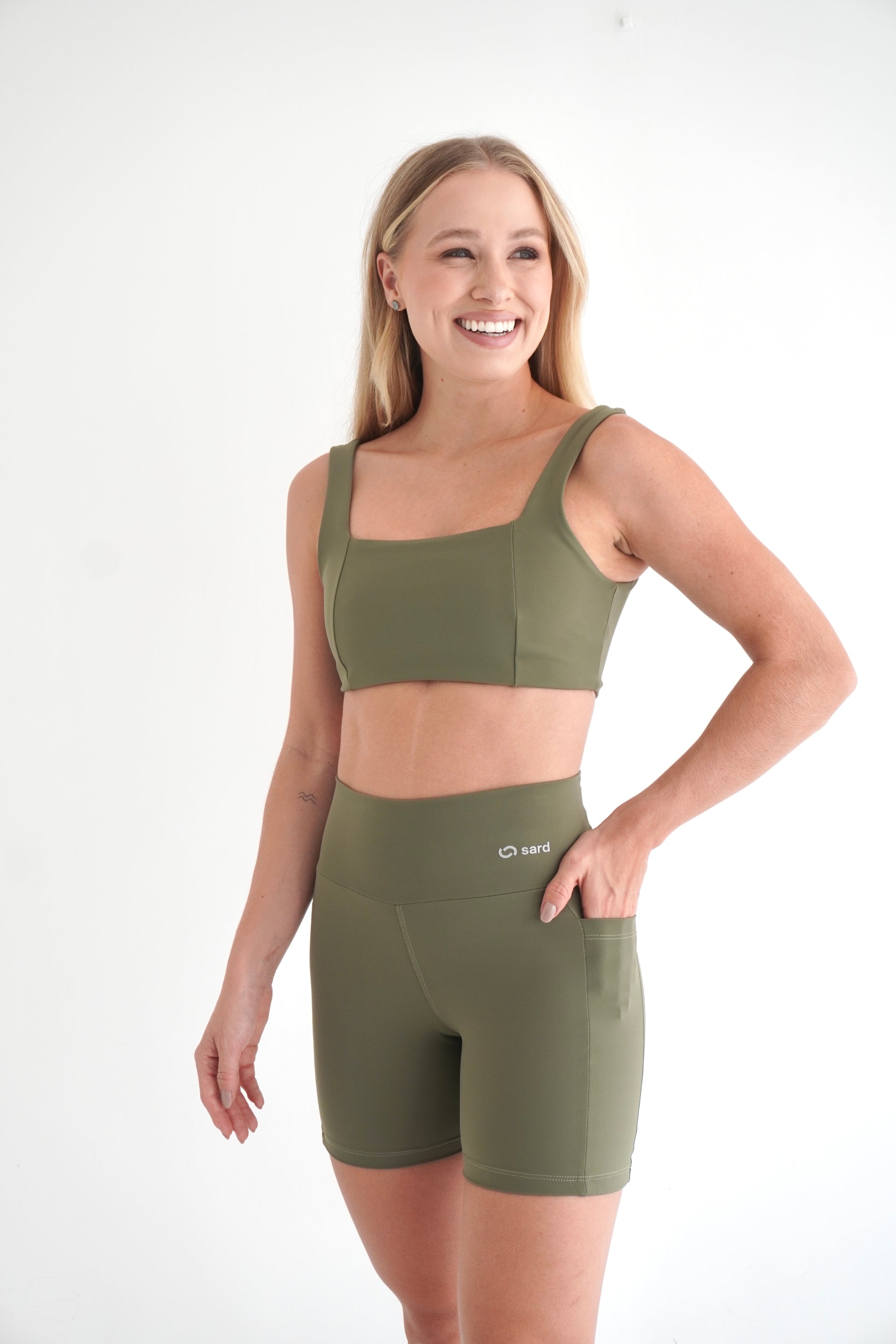 2-Piece Sculpt Set: Short & Bra | Glossy