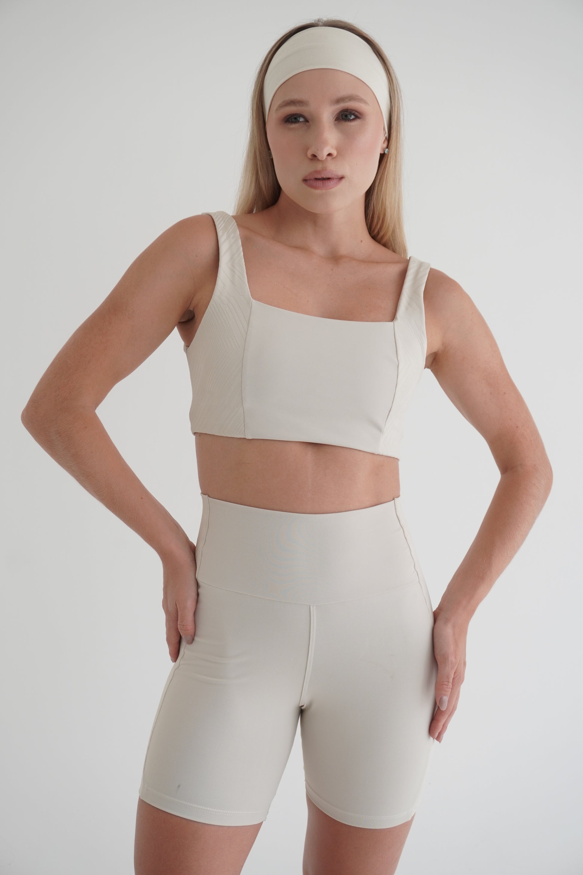 2-Piece Sculpt Set: Short & Bra | Glossy