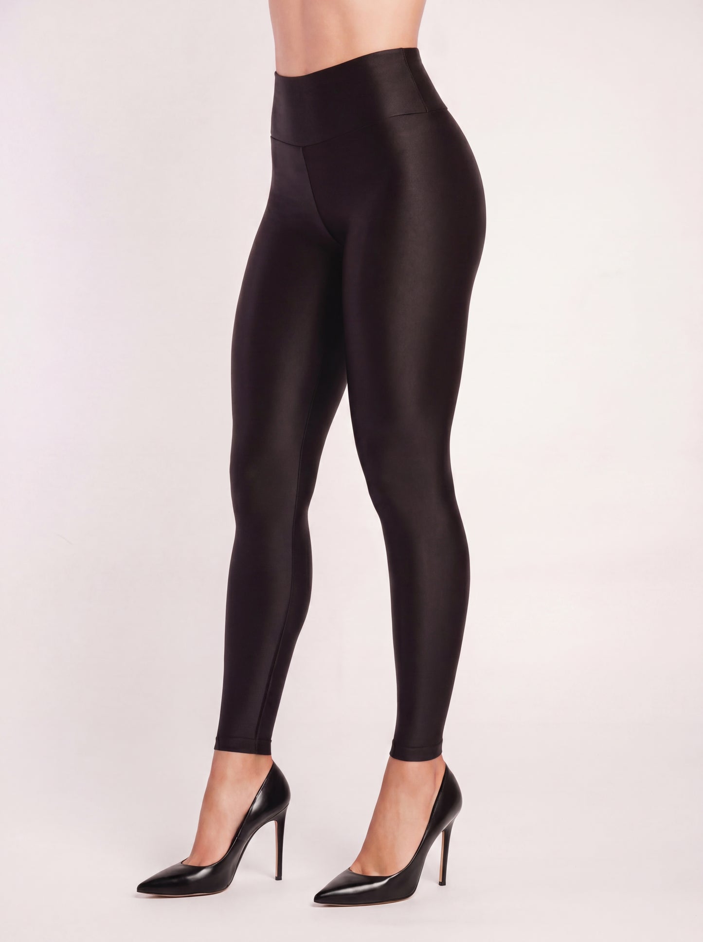 Soft Sculpt Legging - Black | Glossy