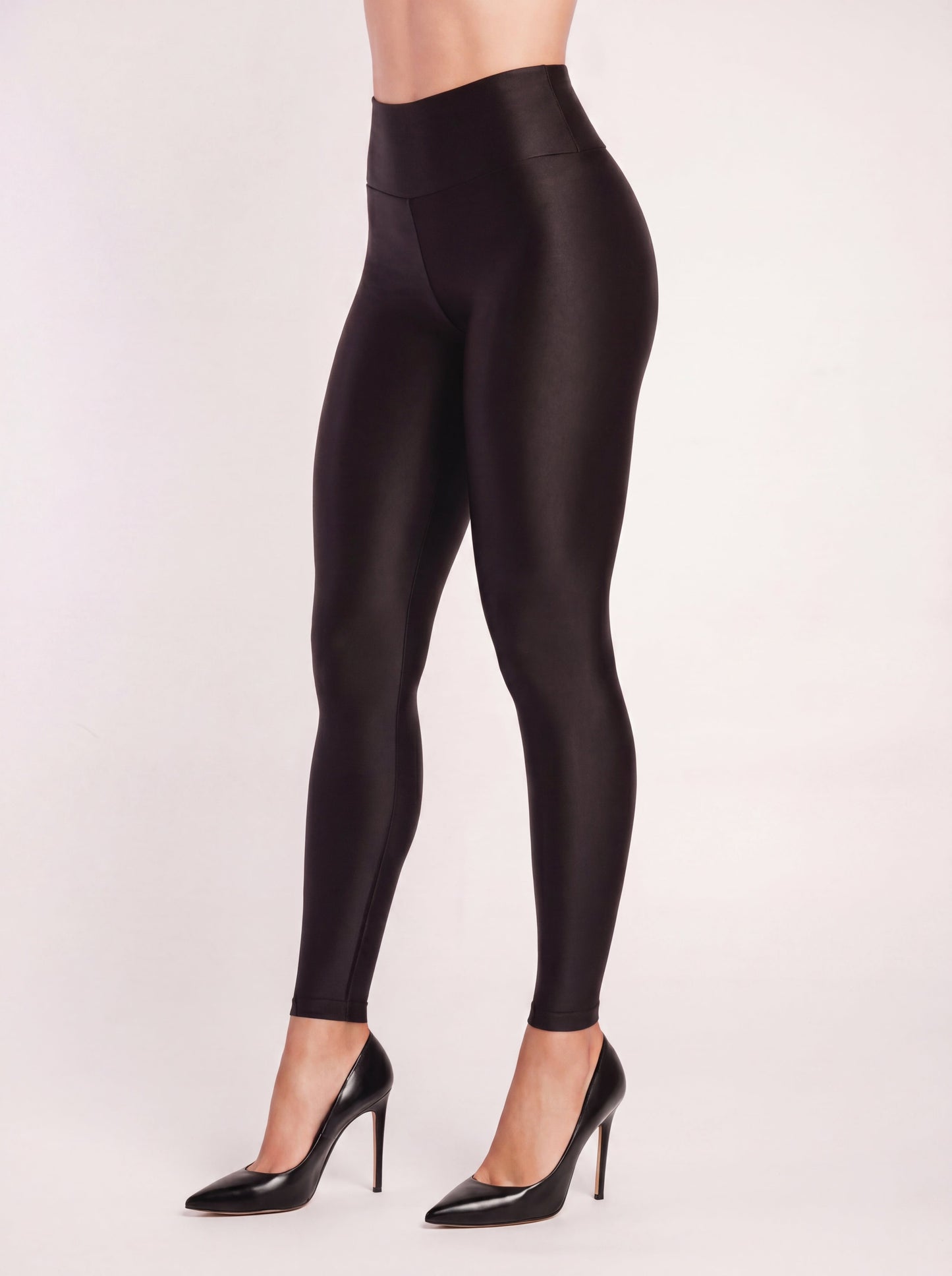 Soft Sculpt Legging - Black | Glossy