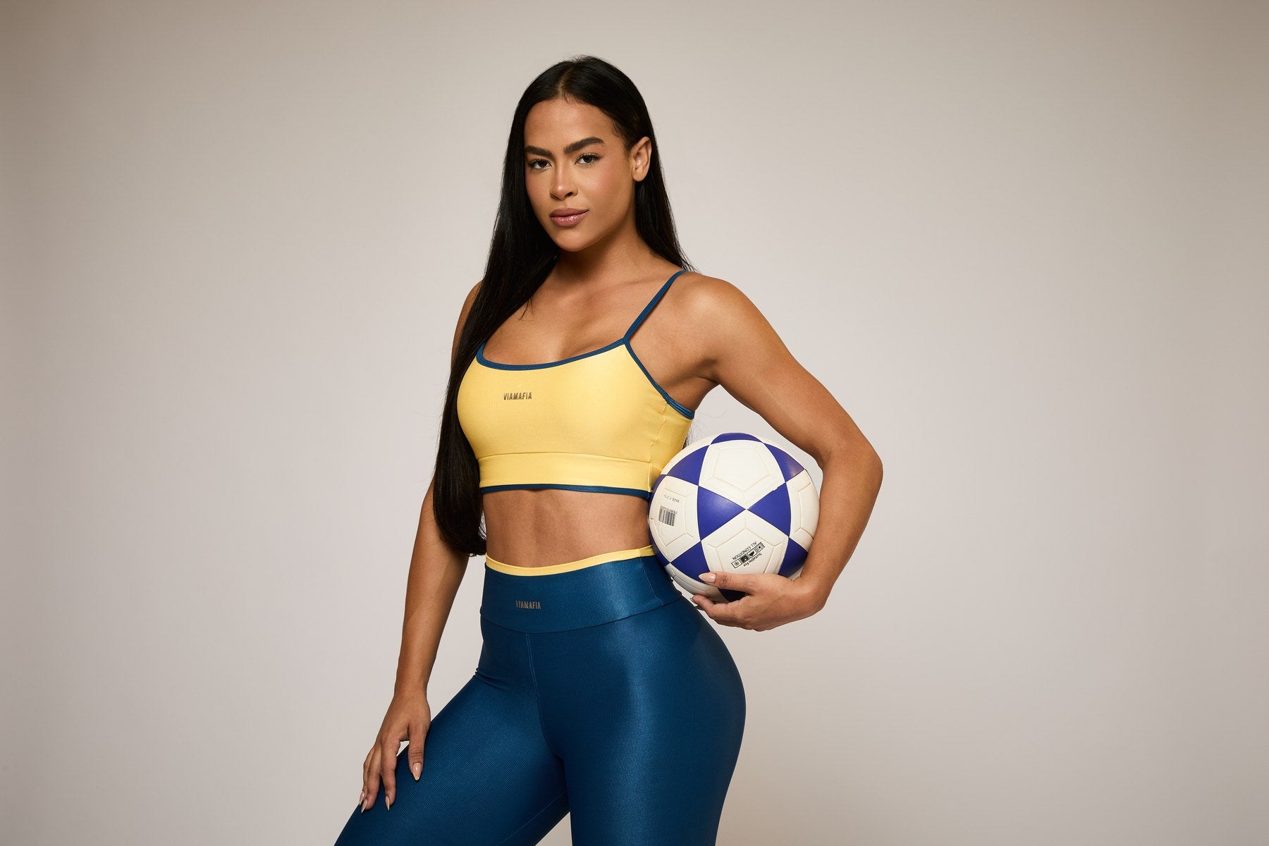 Via Mafia Joy Set — White & Black two-tone bra & leggings